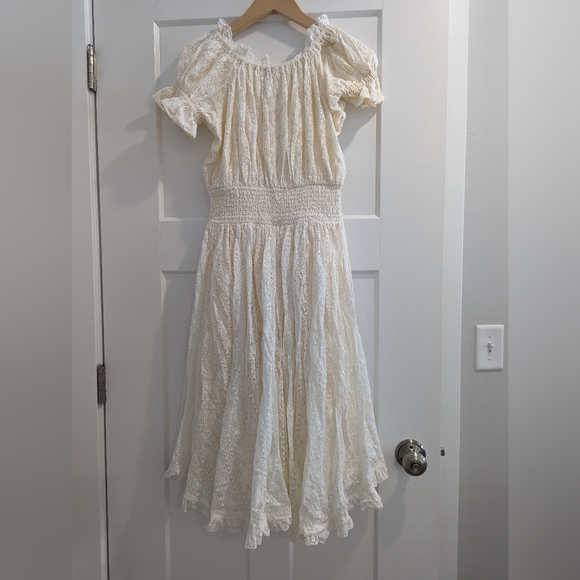 Esmee Cream Dress Size Small - Picture 4 of 6